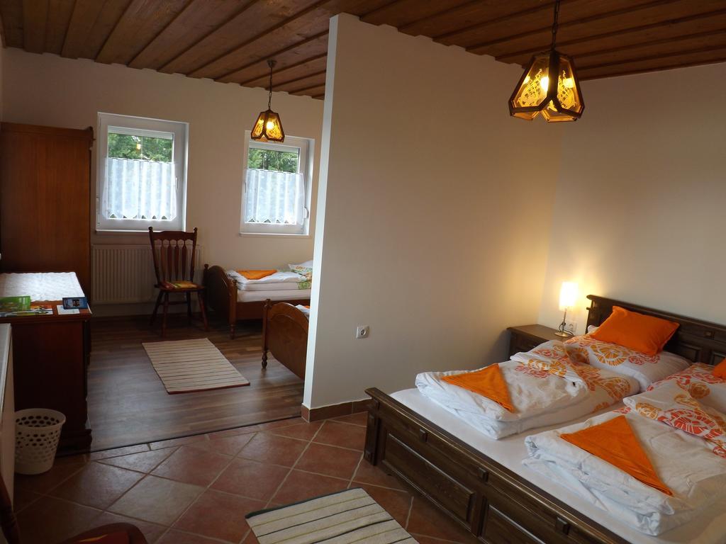Nagybajcsi Koertefa Vendeghaz Apartment Ruang foto