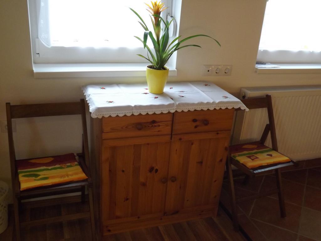 Nagybajcsi Koertefa Vendeghaz Apartment Ruang foto