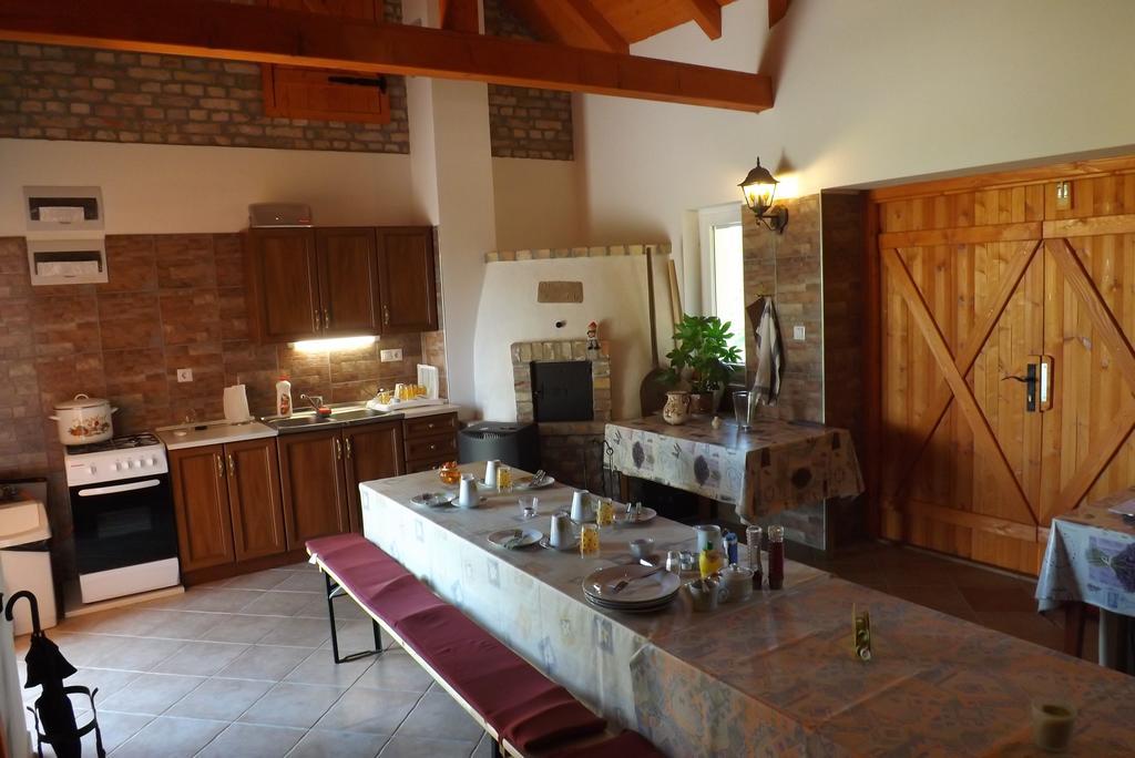 Nagybajcsi Koertefa Vendeghaz Apartment Bagian luar foto