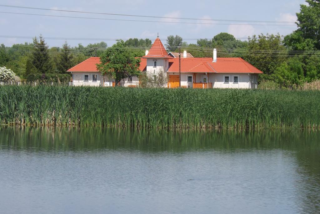 Nagybajcsi Koertefa Vendeghaz Apartment Bagian luar foto