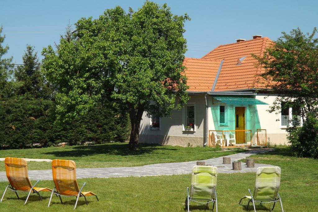 Nagybajcsi Koertefa Vendeghaz Apartment Bagian luar foto